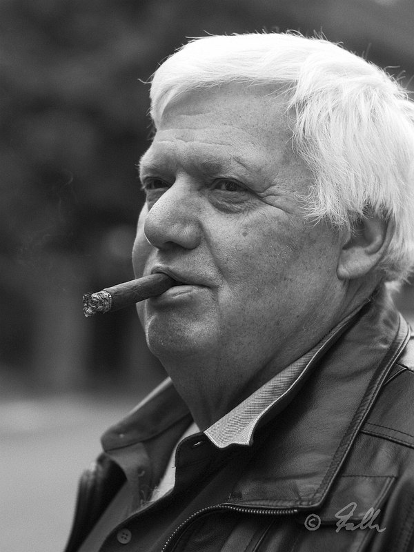 Walther with Cigar   © Falk 2016