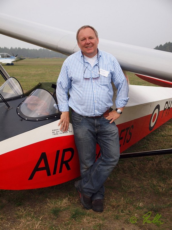 Knut Litek in front of his Slingsby   © Falk 2014