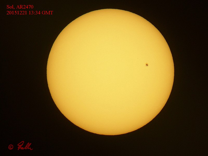 Sol with AR2470   © Falk 2015