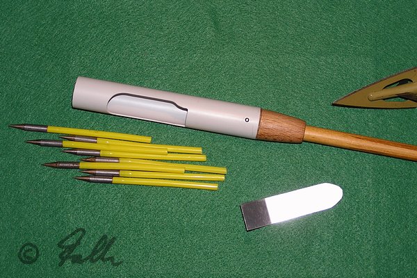 Shotgun-Arrowhead with 'full Missle Load'   © Falk 2008