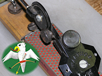 Der Klemm- und Einstell-Mechanismus des Warthog-Sharpener    © Falk 2006