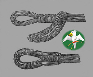 As the main beam of the string splits in the loops, it's breaking strenght is thus reduced. To counteract, this string is being reinforced by the means of an auxiliary loop. Common feature found in powerfull mediaeval crossbows with their natural fibre strings. Drawing slightly altered after Payne-Gallwey (1903).   © Falk 2008