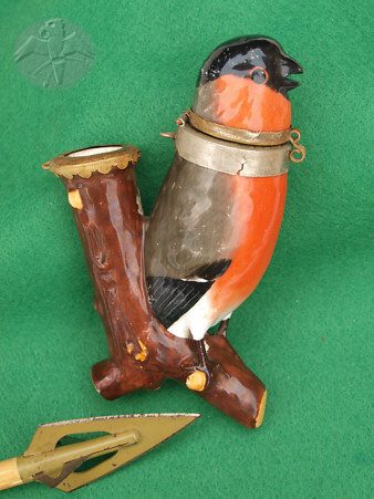vintage Ornithologist Club members porcelain Bullfinch tobacco pipe; probably about 1830-50; © Falk 2010